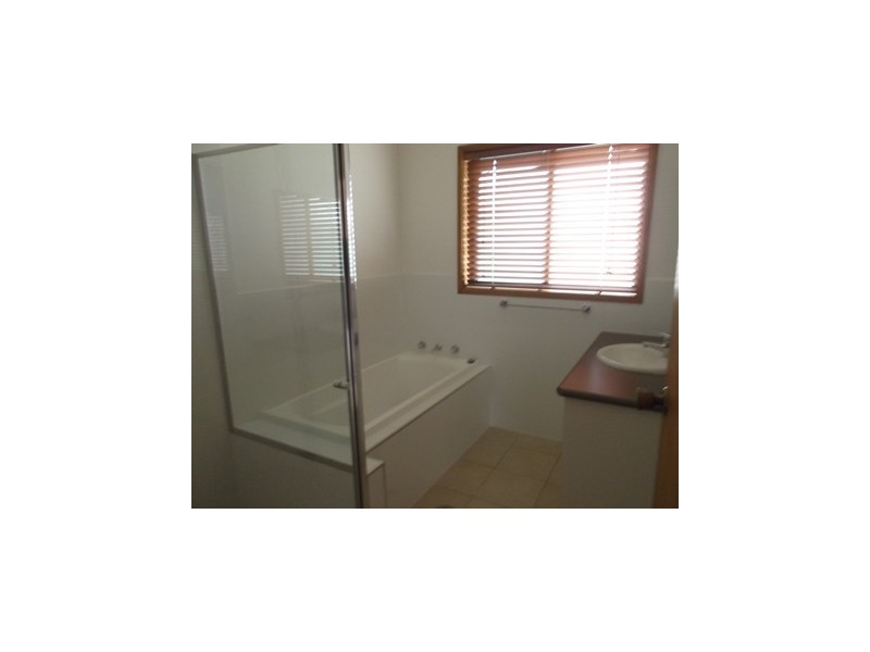 20 Shiraz Crescent, Corowa NSW 2646