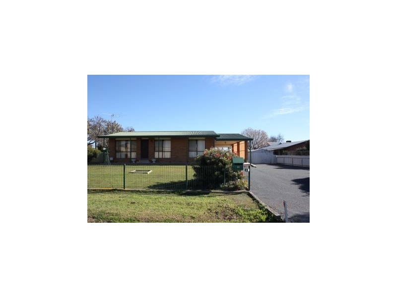 69 Whitehead Street, Corowa NSW 2646