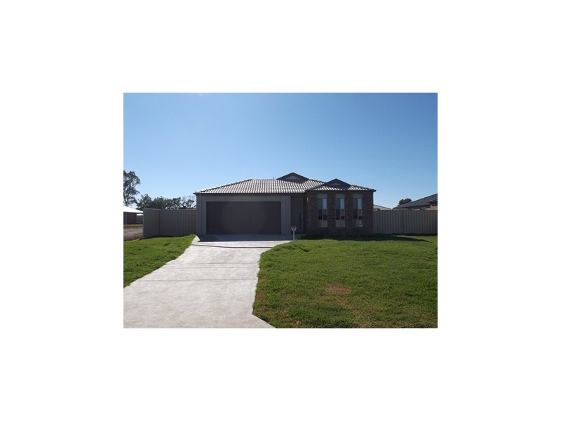 24 Chisnall Street, Corowa NSW 2646