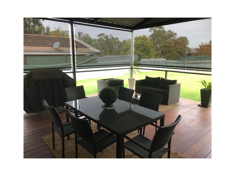 21 Fleming Drive, Corowa NSW 2646