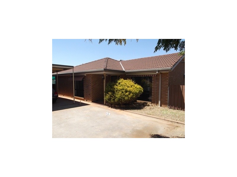 2/29 Gallipoli Street, Corowa NSW 2646