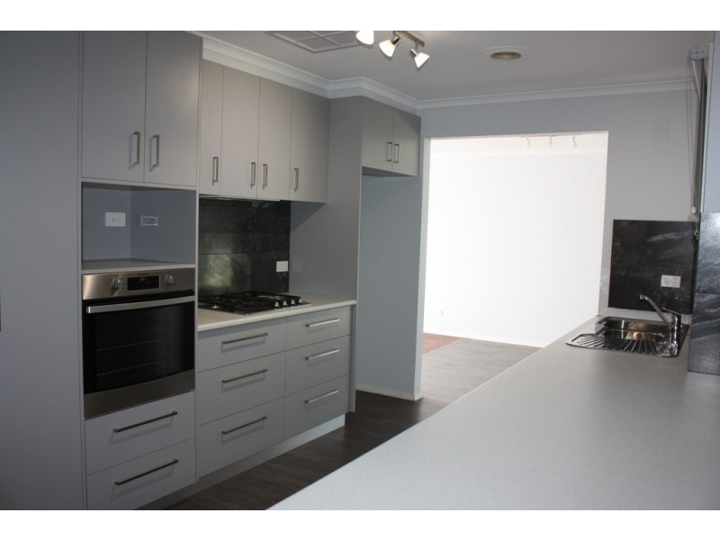 21 Fleming Drive, Corowa NSW 2646