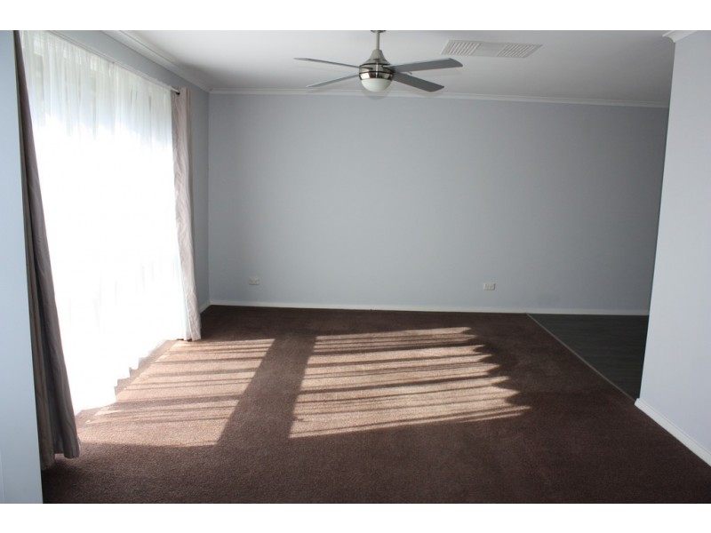 21 Fleming Drive, Corowa NSW 2646