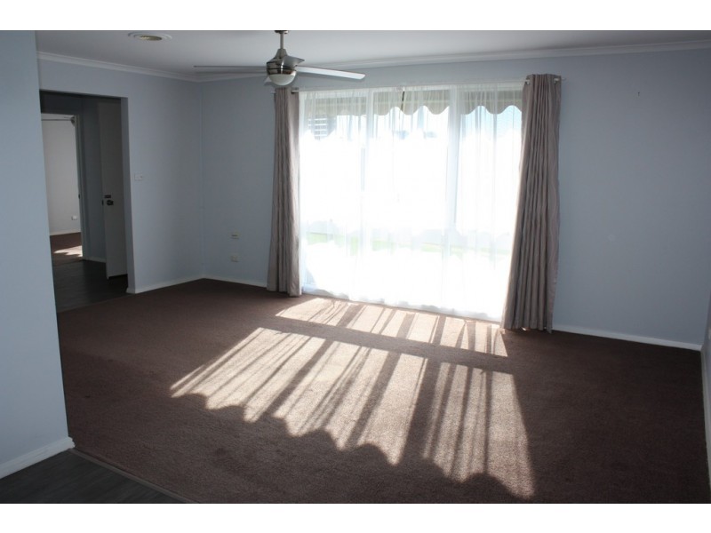 21 Fleming Drive, Corowa NSW 2646