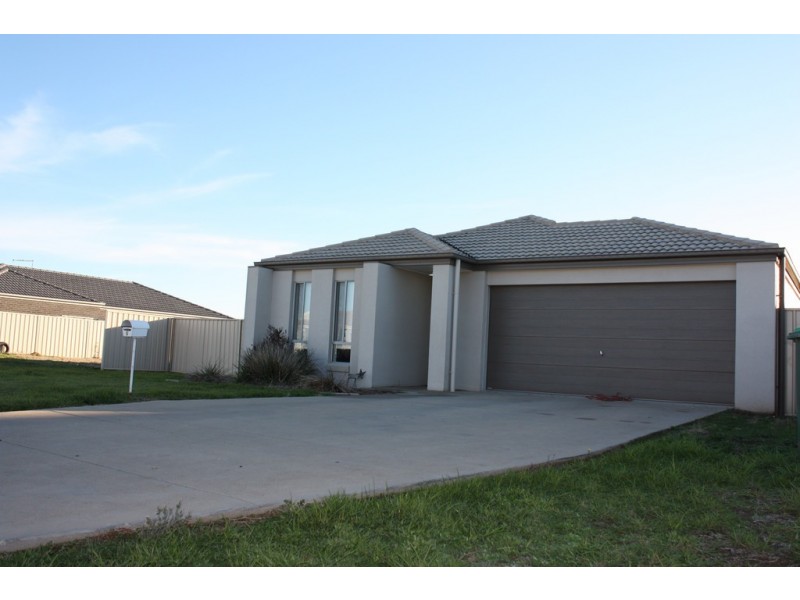 5 Chisnall Street, Corowa NSW 2646