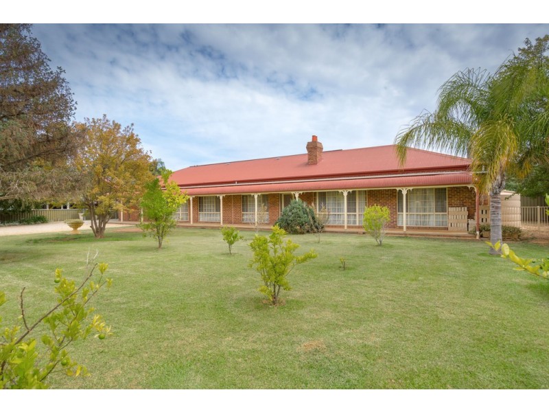 69 Federation Avenue, Corowa NSW 2646