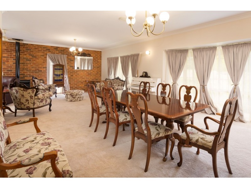 69 Federation Avenue, Corowa NSW 2646