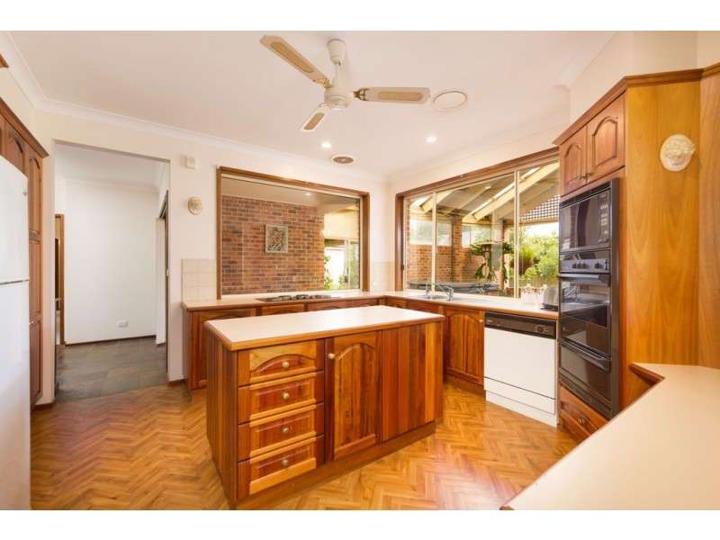 69 Federation Avenue, Corowa NSW 2646