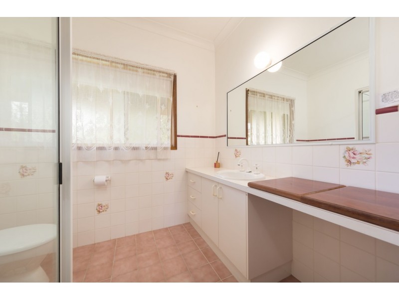 69 Federation Avenue, Corowa NSW 2646