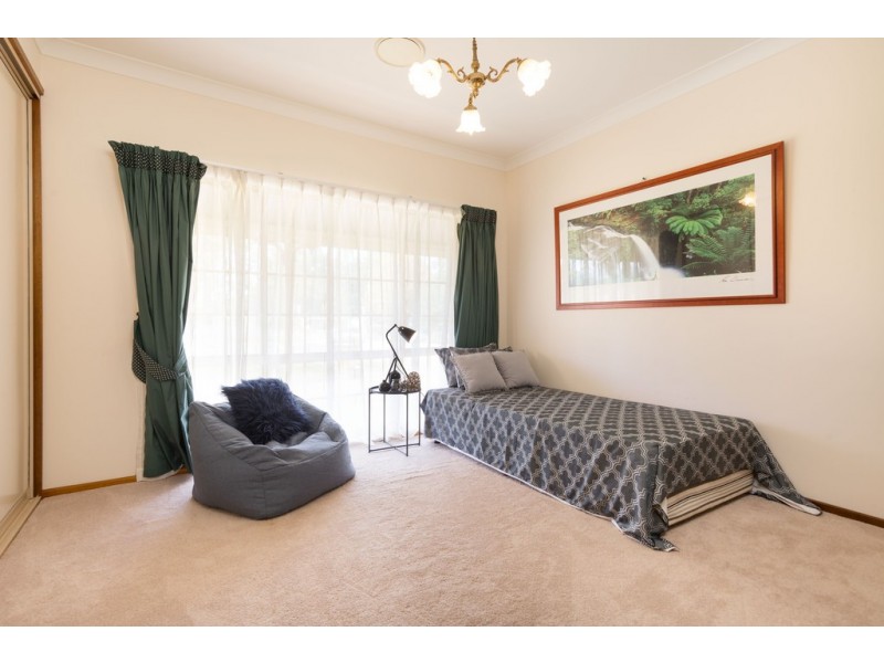 69 Federation Avenue, Corowa NSW 2646