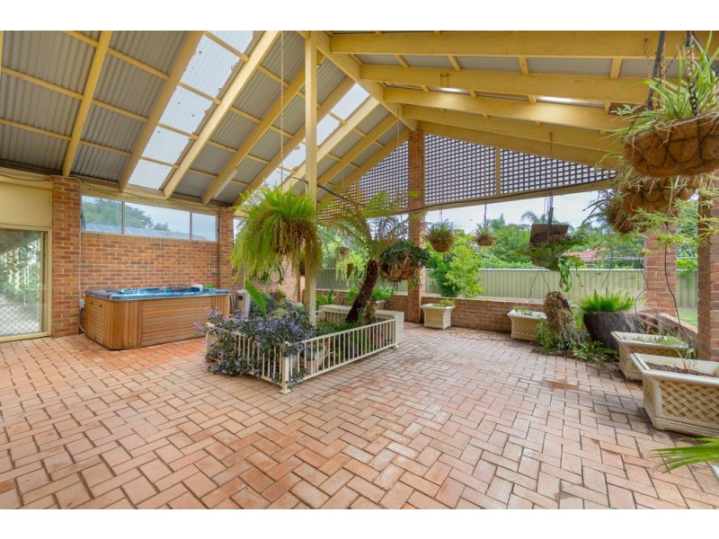 69 Federation Avenue, Corowa NSW 2646