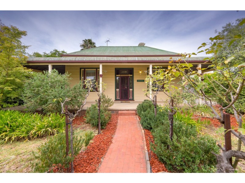 27 Bow Street, Corowa NSW 2646