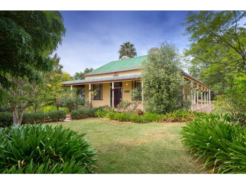 27 Bow Street, Corowa NSW 2646