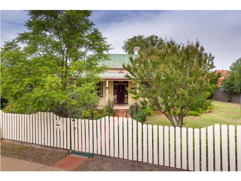 27 Bow Street, Corowa NSW 2646