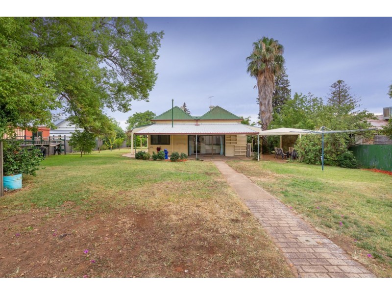 27 Bow Street, Corowa NSW 2646