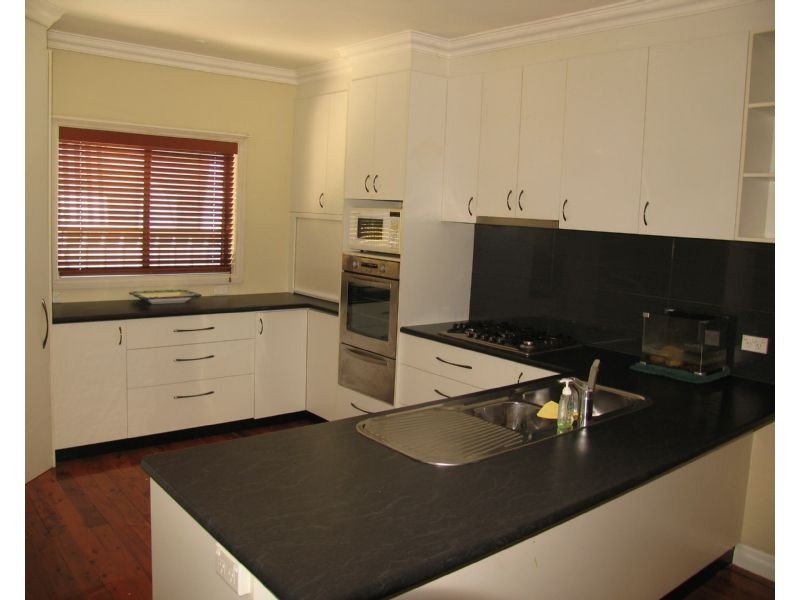 8 King Street, Corowa NSW 2646