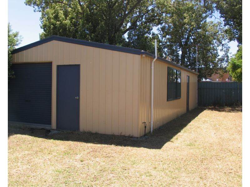 8 King Street, Corowa NSW 2646