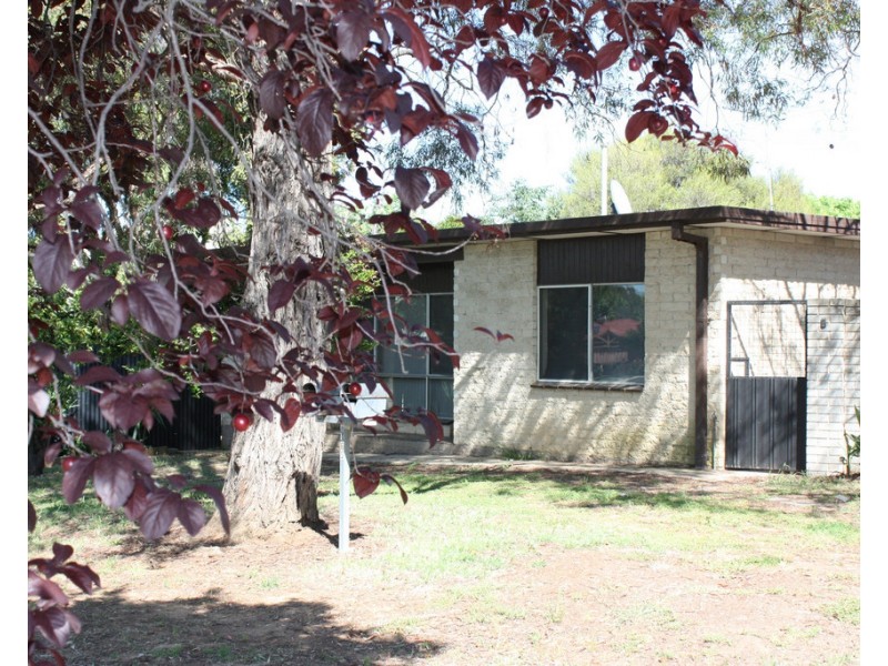 165 Federation Avenue, Corowa NSW 2646