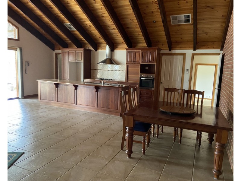 21 Holmes Court, Rutherglen VIC 3685