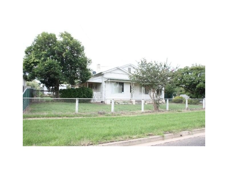 24 Birdwood Street, Corowa NSW 2646
