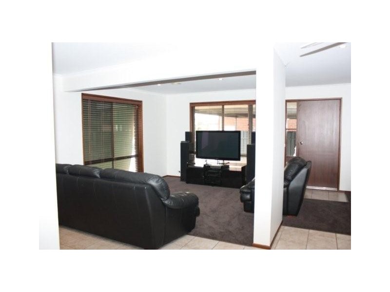 38 Beryl Drive, Corowa NSW 2646