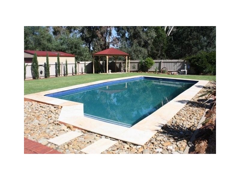 33 Airlie Street, Corowa NSW 2646