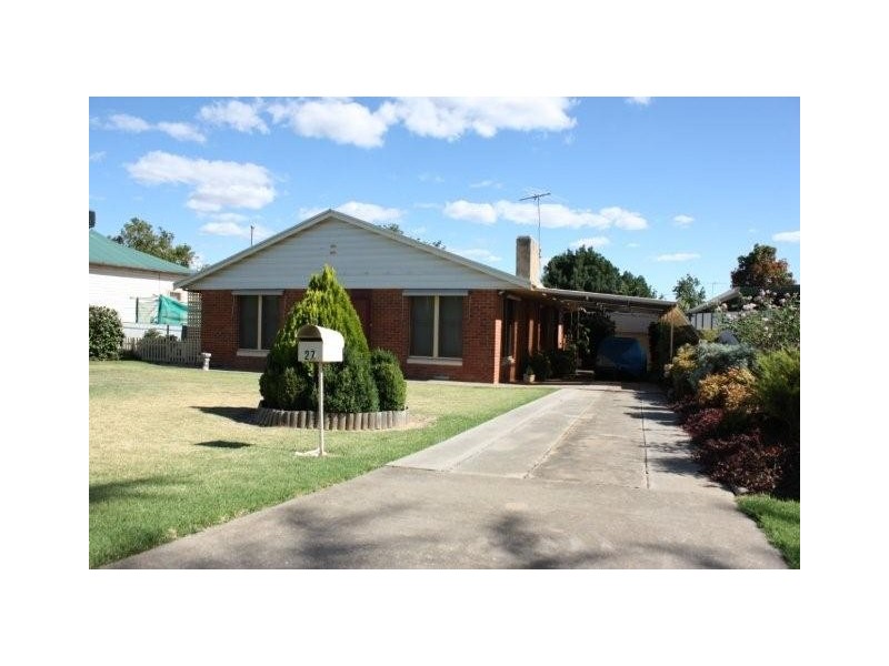 27 Birdwood Street, Corowa NSW 2646
