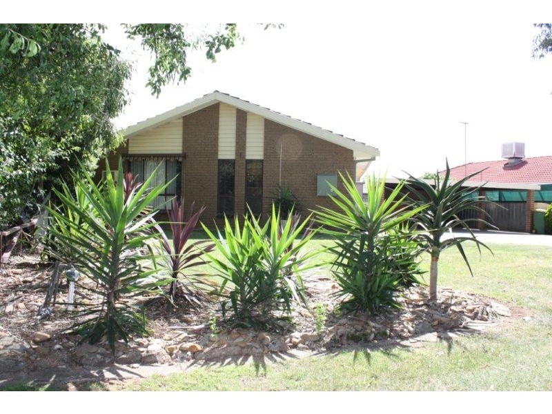 4 Fleming Drive, Corowa NSW 2646