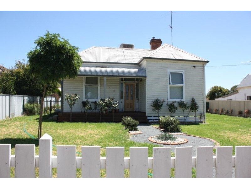 15 Whitehead Street, Corowa NSW 2646