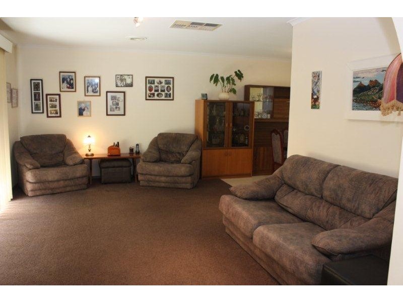 21 Fleming Drive, Corowa NSW 2646