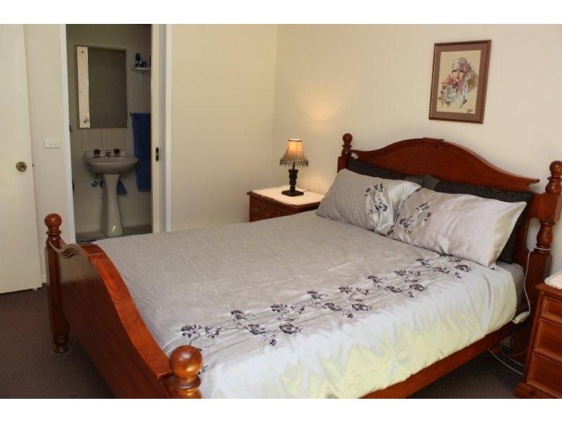 21 Fleming Drive, Corowa NSW 2646