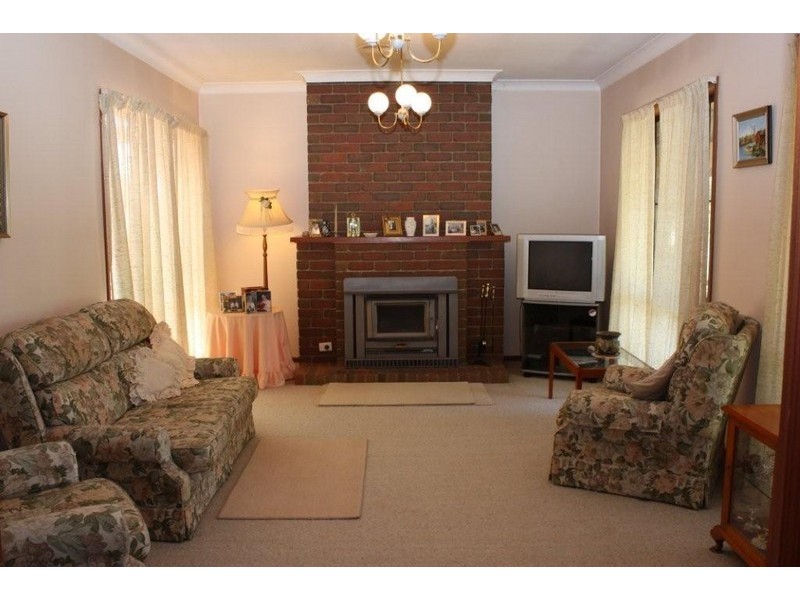 61 Thomas Avenue, Corowa NSW 2646