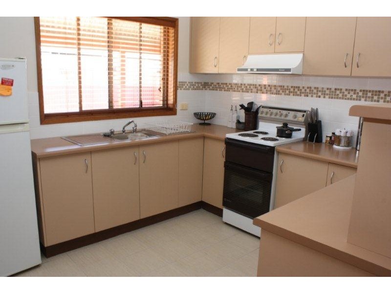 6/144 Federation Avenue, Corowa NSW 2646