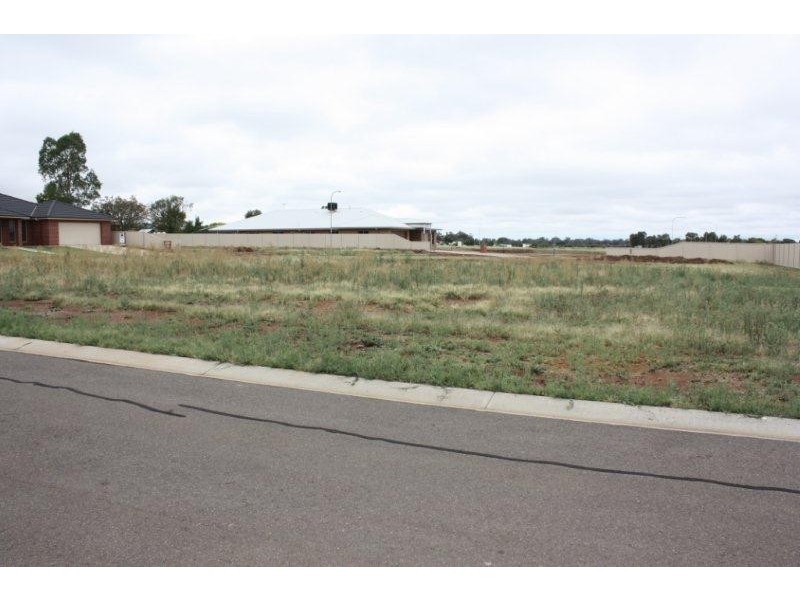 33 Chisnall Street, Corowa NSW 2646