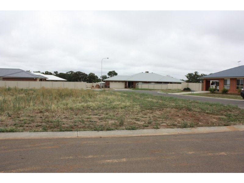 33 Chisnall Street, Corowa NSW 2646