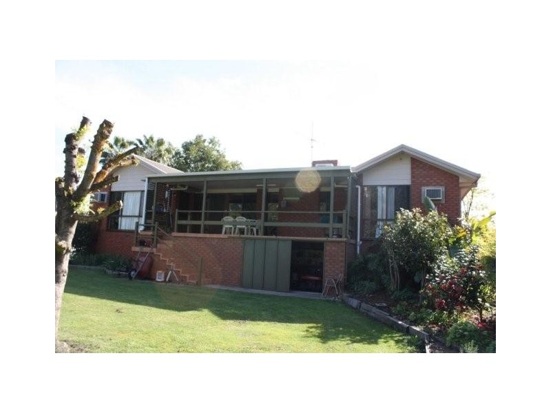 242 River Street, Corowa NSW 2646