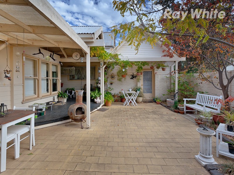 10 Charles Street, Balldale NSW 2646