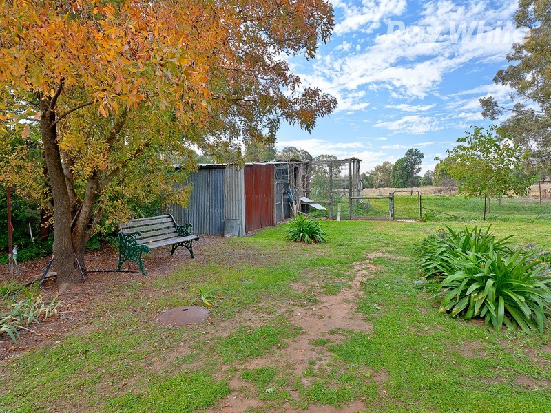 10 Charles Street, Balldale NSW 2646