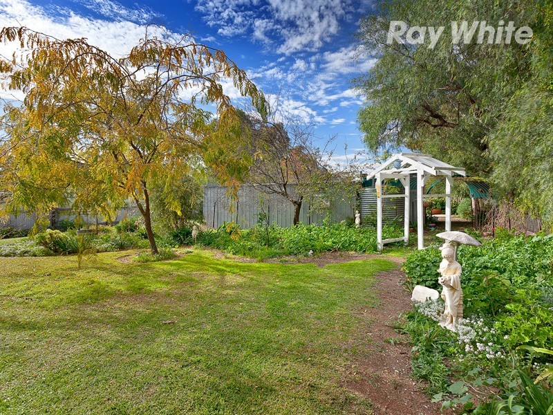 10 Charles Street, Balldale NSW 2646