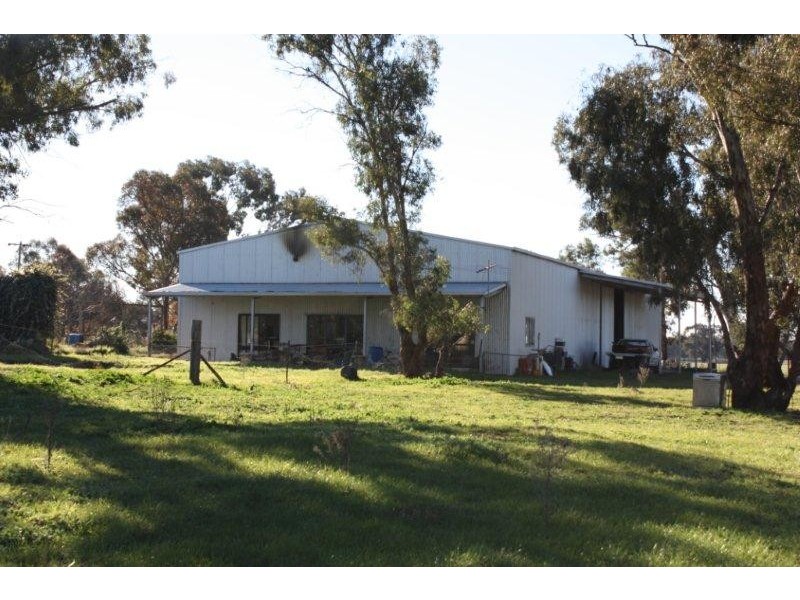 1 Lavis Road “Caernarvon”, Hopefield NSW 2646