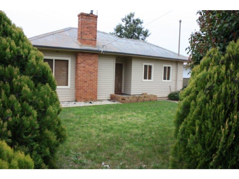 68 Redlands Road, Corowa NSW 2646