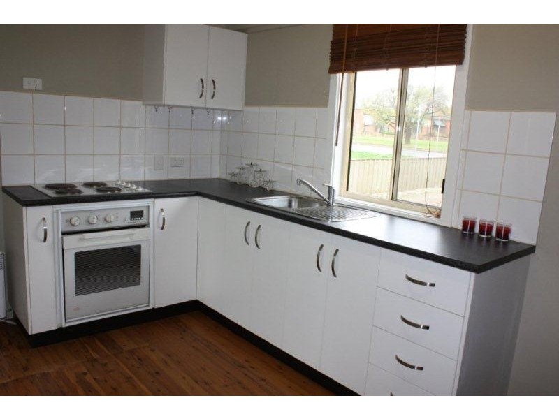 68 Redlands Road, Corowa NSW 2646