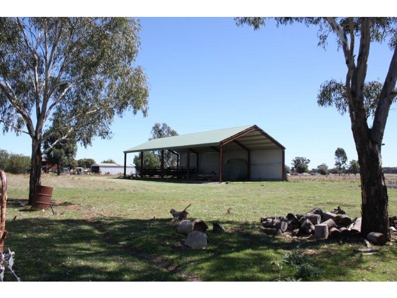 225 Spring Drive, Corowa NSW 2646