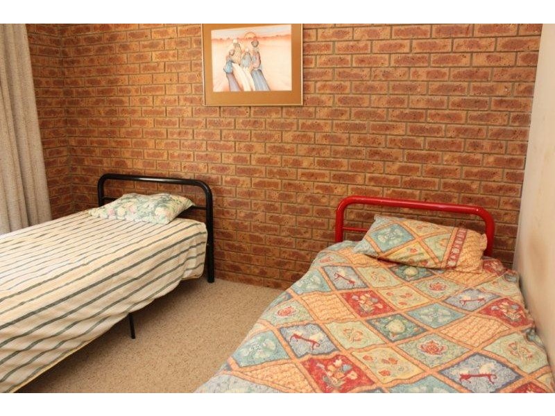 225 Spring Drive, Corowa NSW 2646