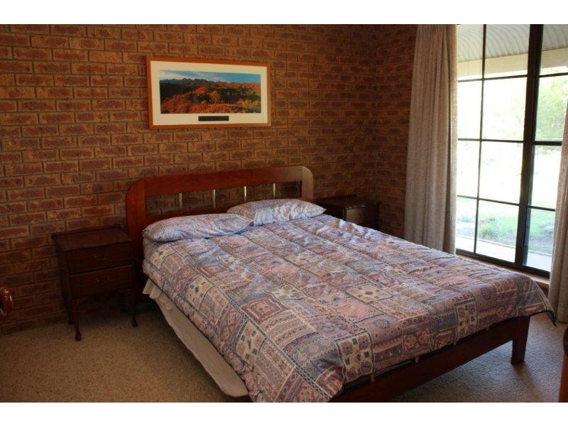 225 Spring Drive, Corowa NSW 2646