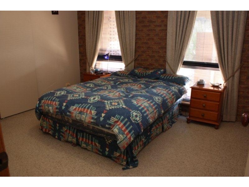 225 Spring Drive, Corowa NSW 2646