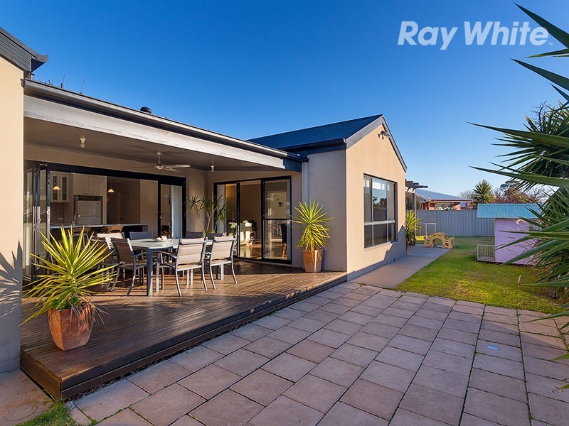 69 Banksia Drive, Corowa NSW 2646