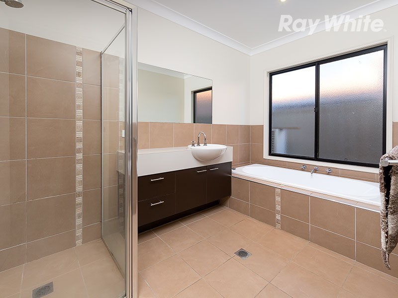 69 Banksia Drive, Corowa NSW 2646