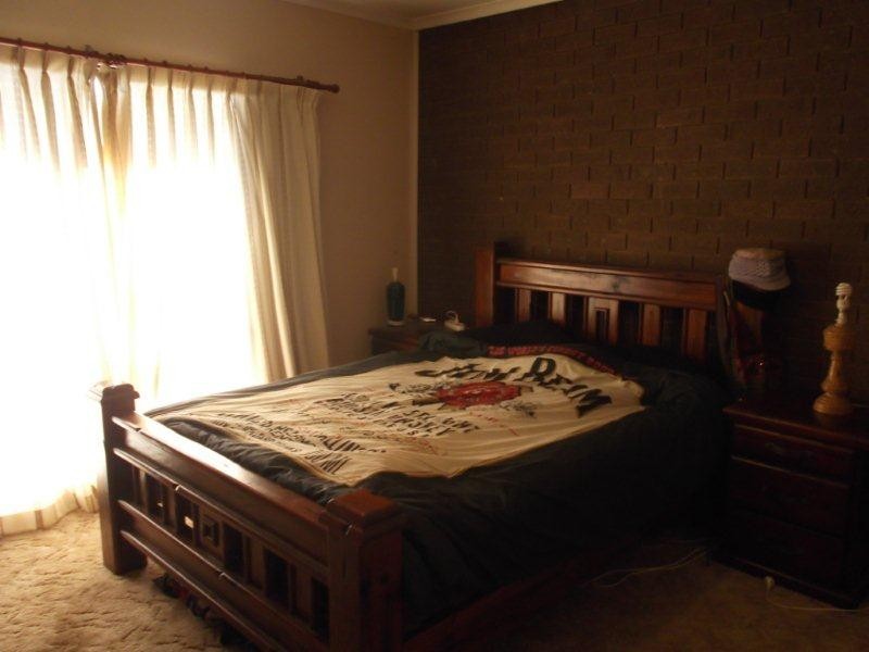 2 Lone Pine Avenue, Corowa NSW 2646
