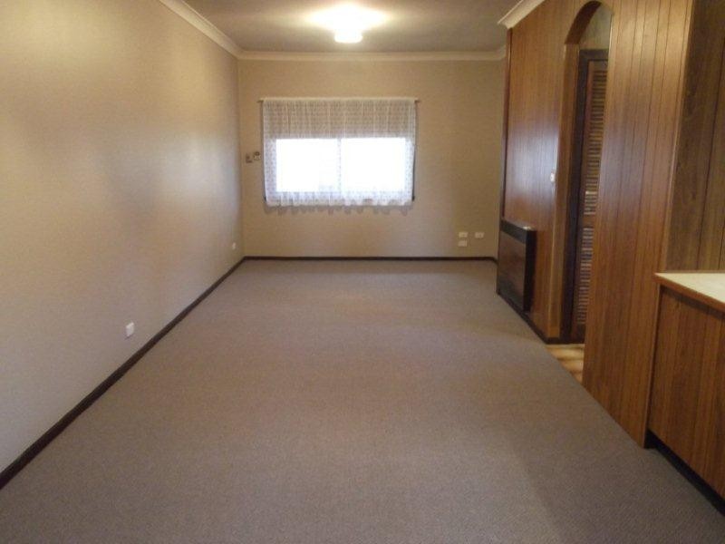 1 and 2/16 Sauvignon Drive, Corowa NSW 2646